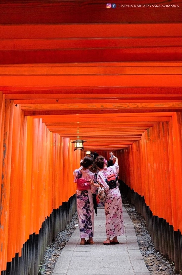 Read more about the article KIOTO – ZWIEDZANIE W KIMONIE